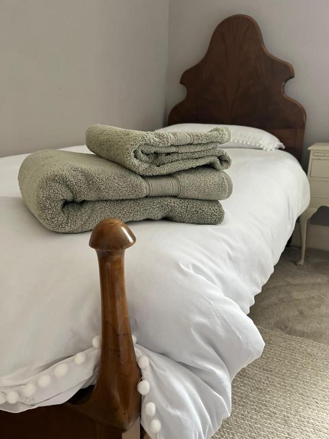 Private Apartment - 3 Bedrooms Харогейт Екстериор снимка